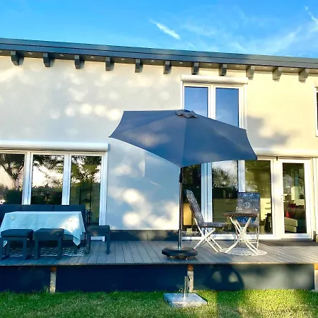 House Of Happiness Mit Seeblick Hungen Экстерьер фото