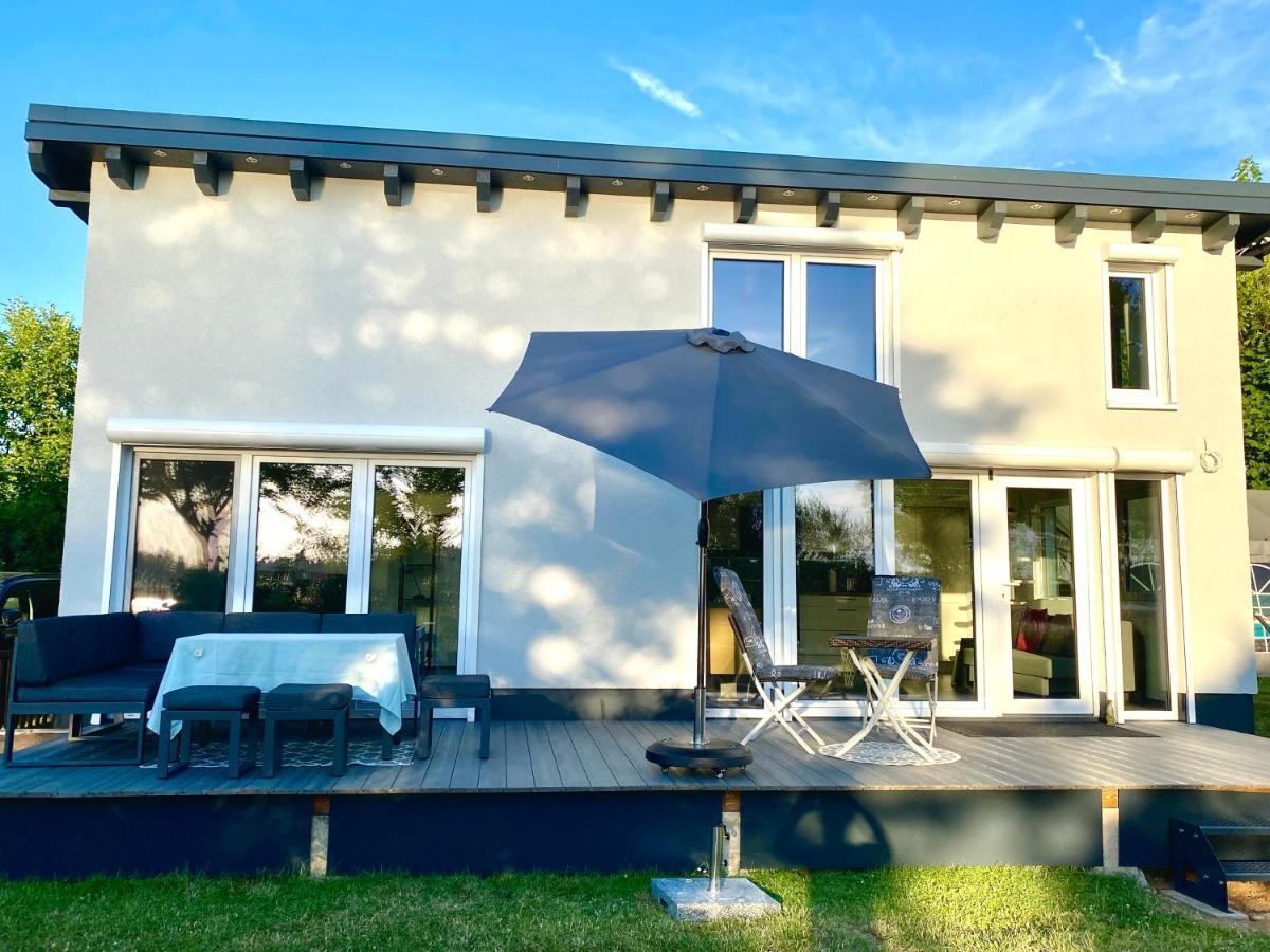 House Of Happiness Mit Seeblick Hungen