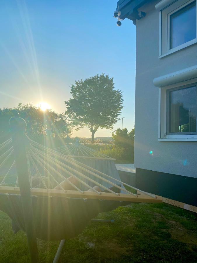 House Of Happiness Mit Seeblick Hungen